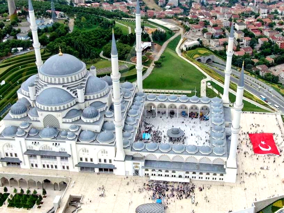 istanbul-tour-camlica-camii